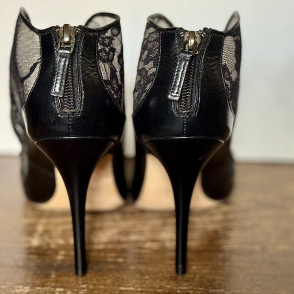 Absolutely adorable  black lace  Monique Lhuillier open toe lace heels size 37EU - Picture 3 of 8